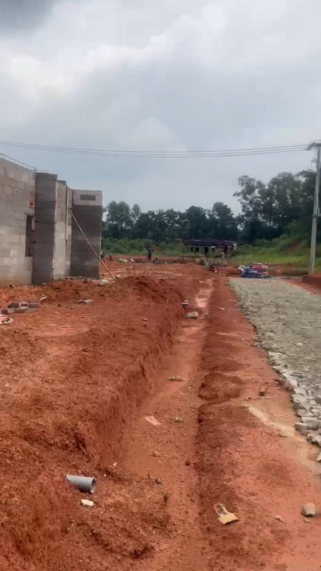 foto posisi tengah perumahan BUMI MAKAYA RESIDENCE CIBODAS 2