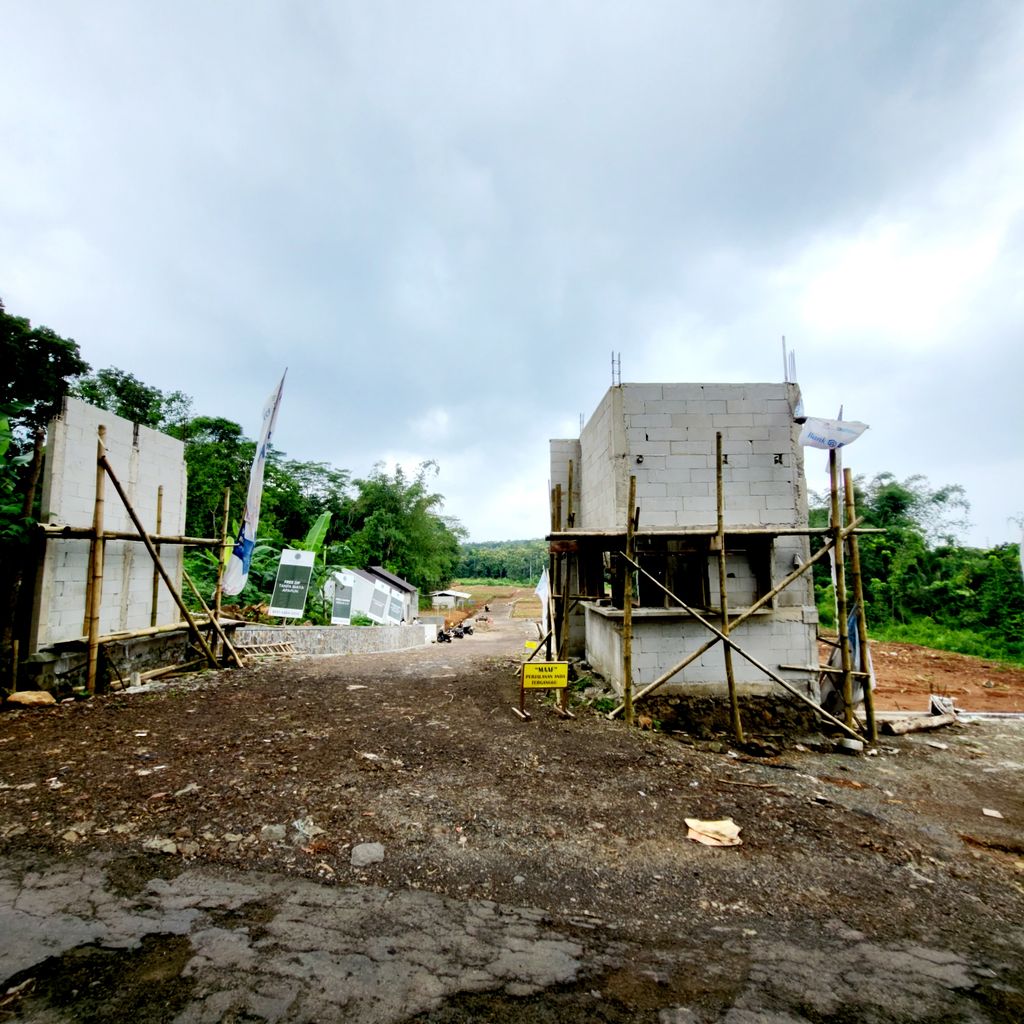 foto gerbang perumahan Rumah Akatara