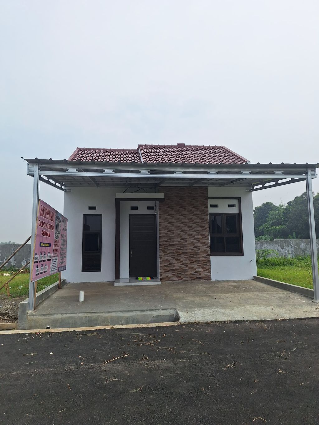 foto tampak rumah tipe 30/60 perumahan GRAHA KARTIKA GETASAN