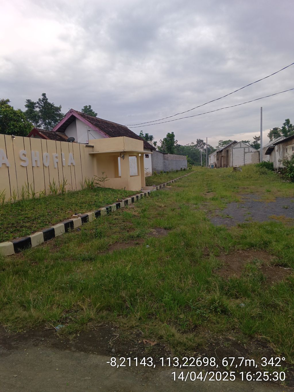 foto gerbang perumahan Perumahan Villa Shofia