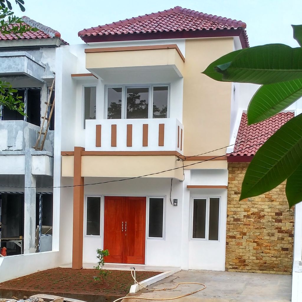 foto tampak rumah tipe 2 Lantai Klasik perumahan Cibinong Raya Residence