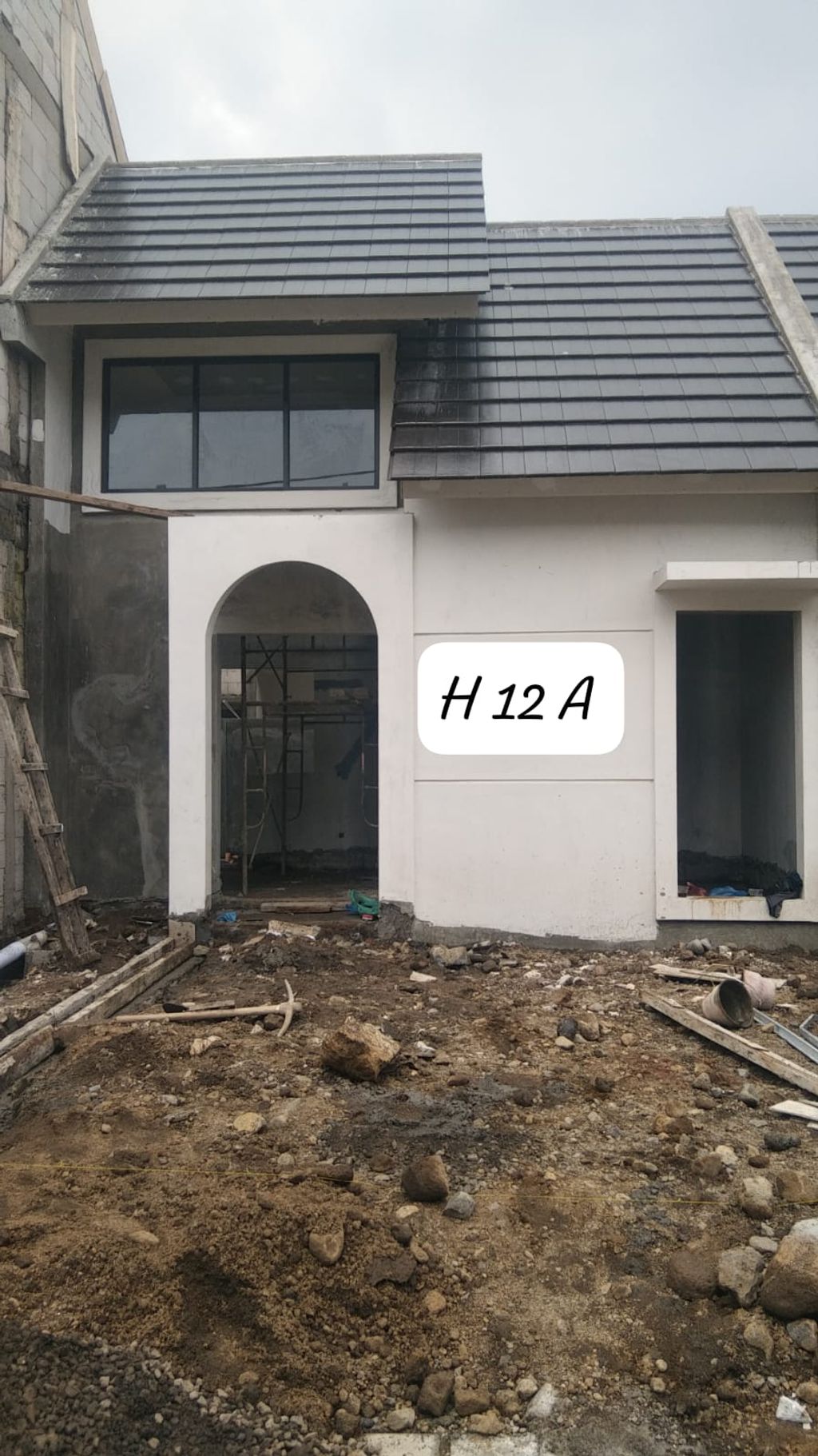 foto tampak rumah tipe Blok H-12A Fulton Cluster Kensington perumahan The Anvaya Juanda