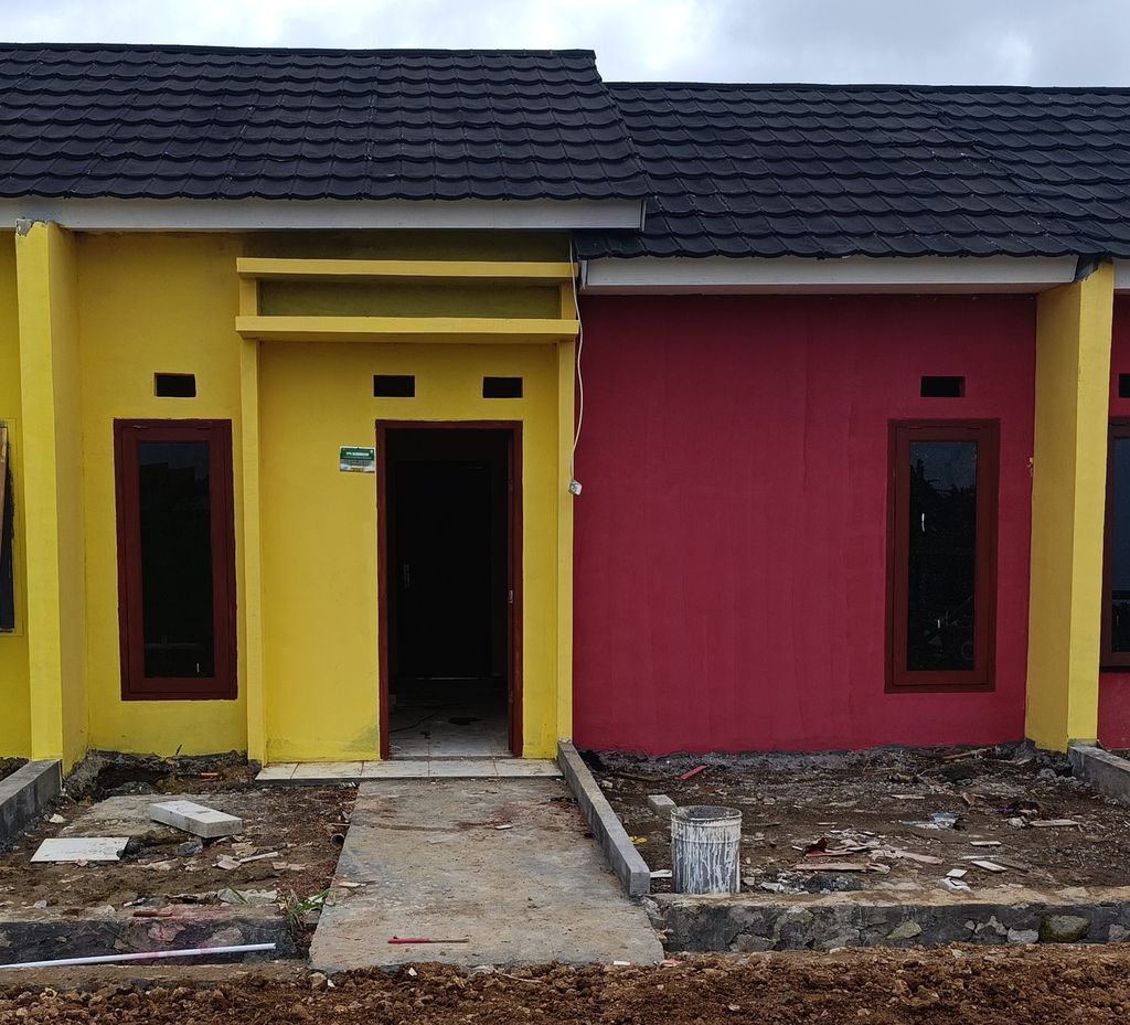 foto tampak rumah tipe SUBSIDI 33/60 BLOK A NO 20 perumahan GRAHA ESTETIKA REGENCY 