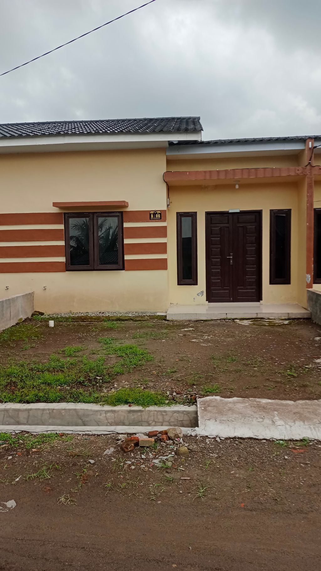 foto contoh rumah perumahan GRAHA RESIDENCE