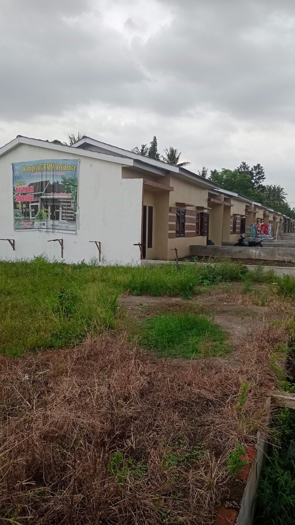 foto gerbang perumahan GRAHA RESIDENCE