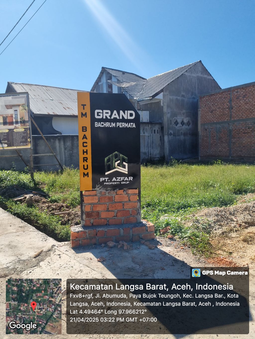 foto gerbang perumahan GRAND BACHRUM PERMATA