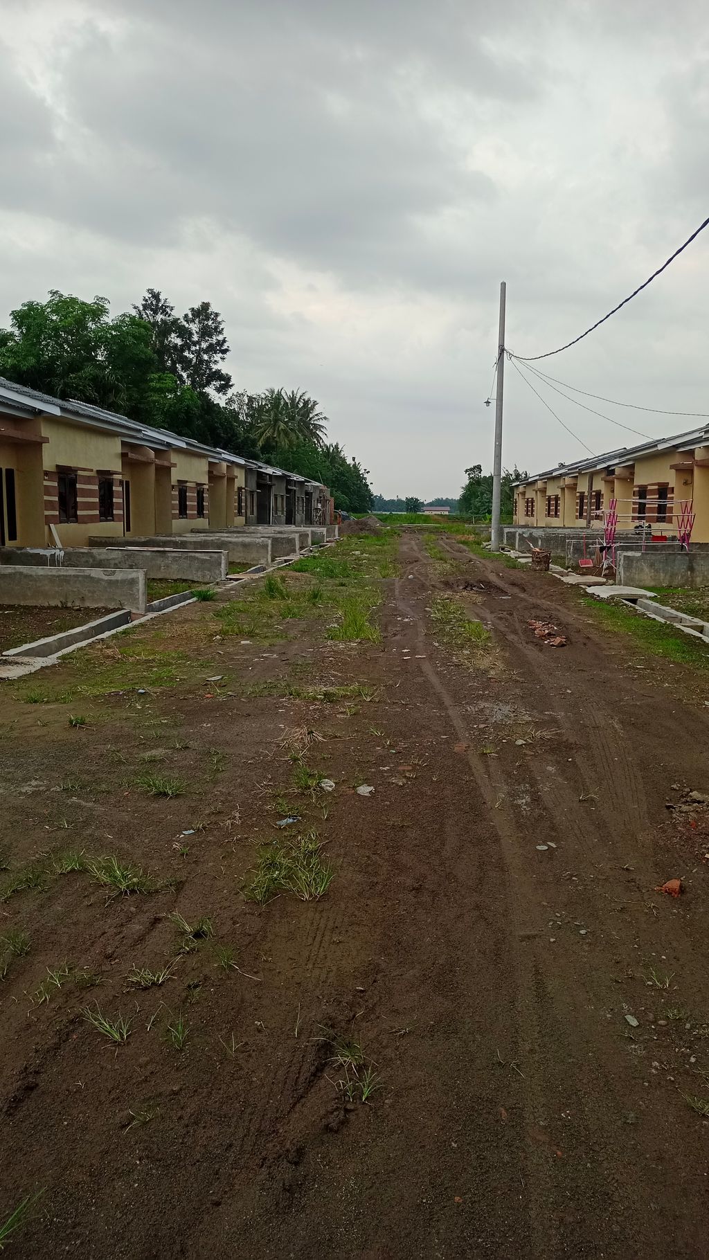 foto posisi tengah perumahan GRAHA RESIDENCE