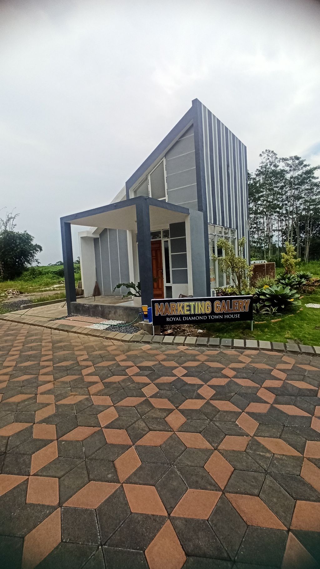 foto gerbang perumahan ROYAL DIAMOND