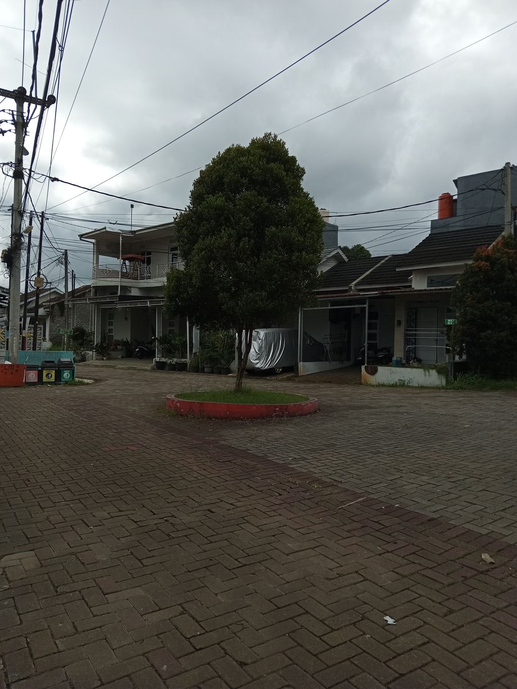 foto posisi tengah perumahan The Emerald Residence