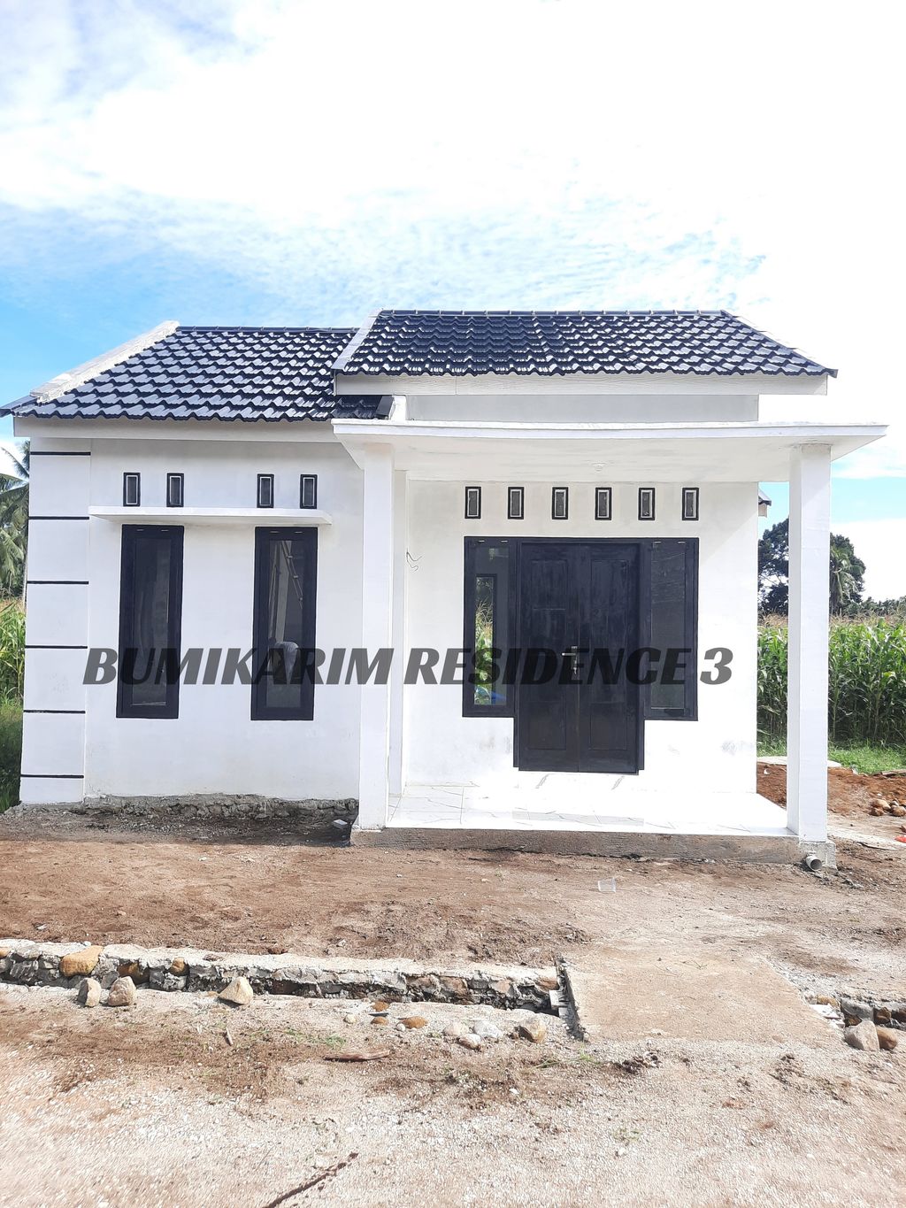 foto tampak rumah tipe 36/90 perumahan BUMIKARIM RESIDENCE 3