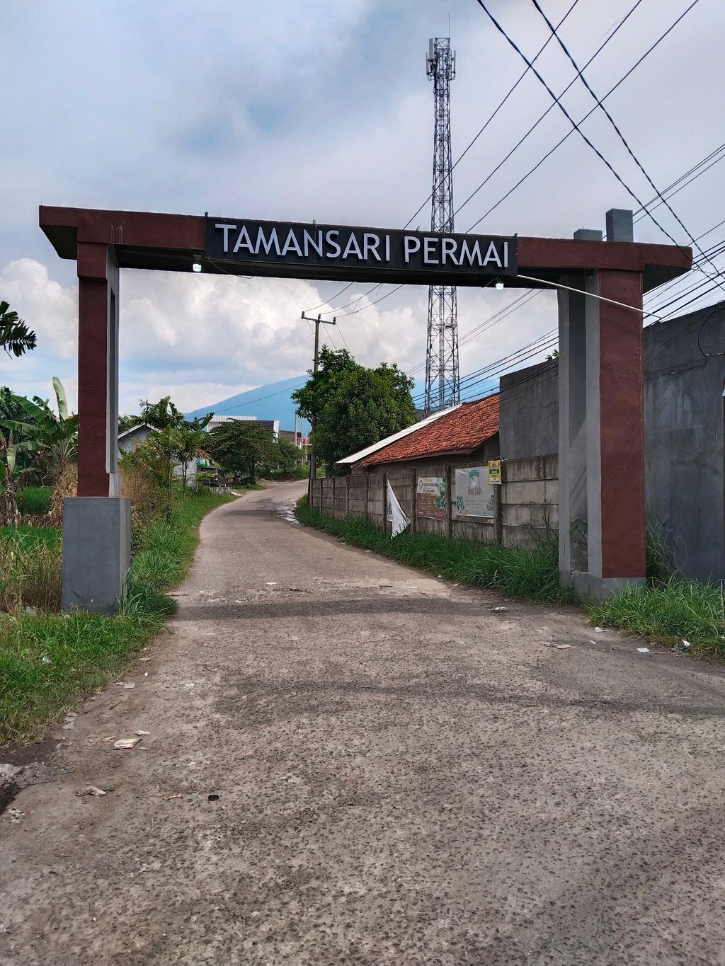 foto gerbang perumahan TAMANSARI PERMAI 2