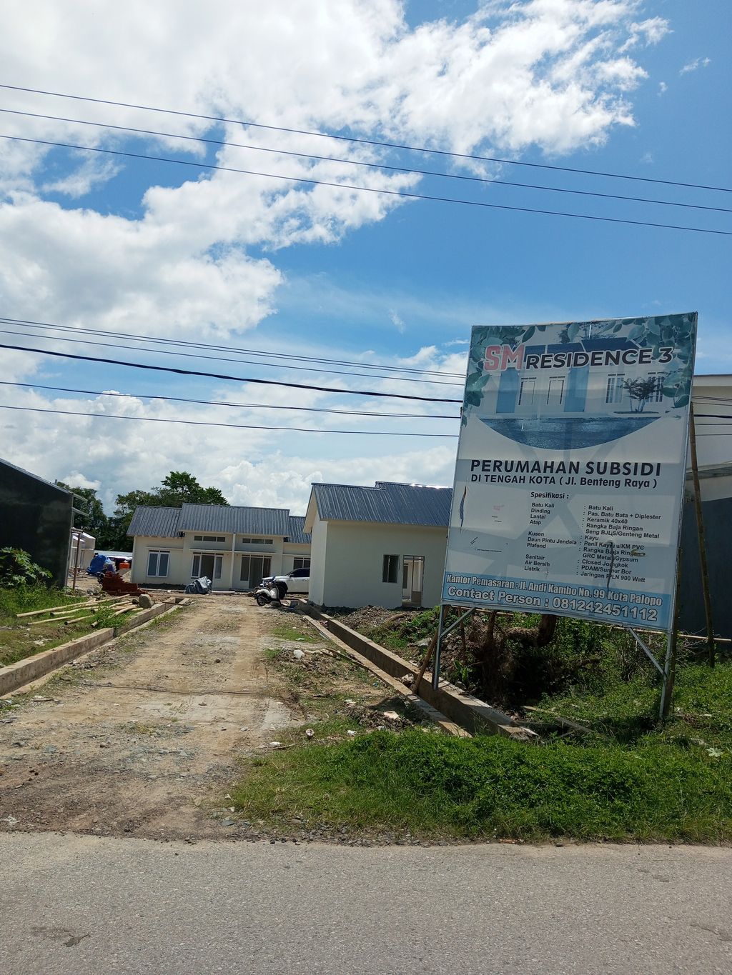 foto gerbang perumahan SM RESIDENCE 3 BENTENG