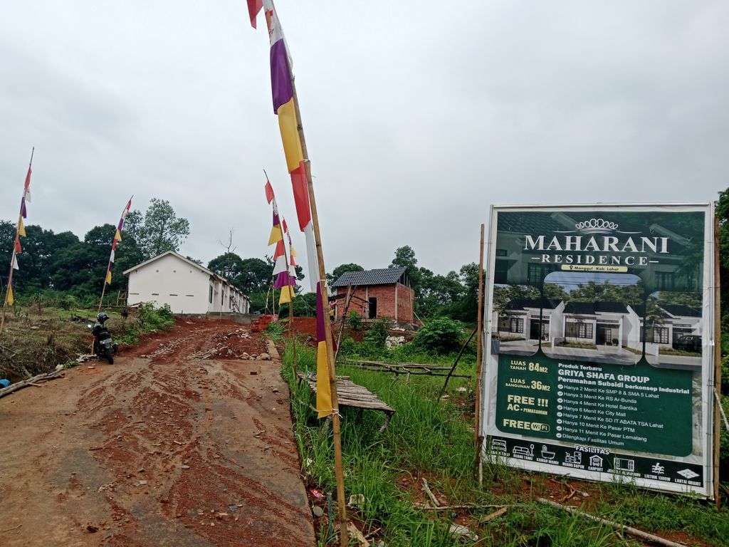 foto gerbang perumahan GRIYA SHAFA MANGGUL