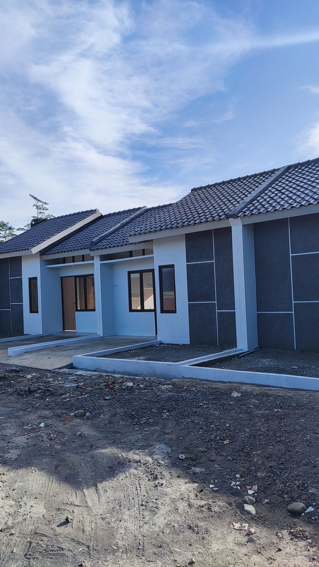 foto tampak rumah tipe 30/63 perumahan THE NAVAYA TERAS