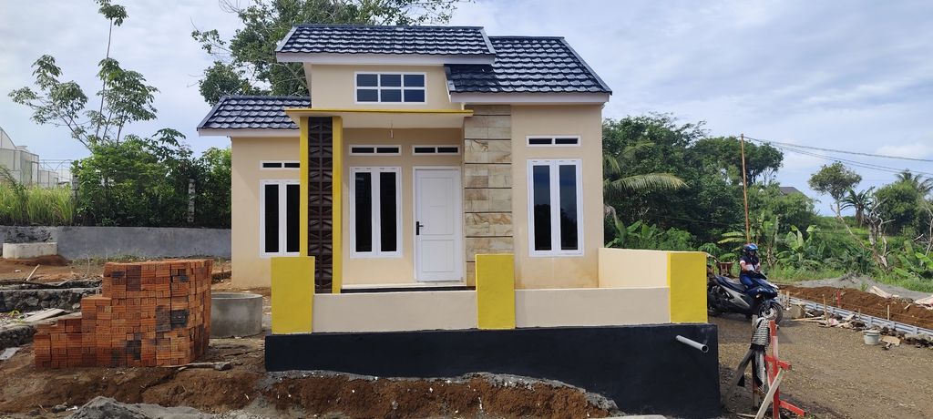 foto contoh rumah perumahan GRIYA LAKSITA 4