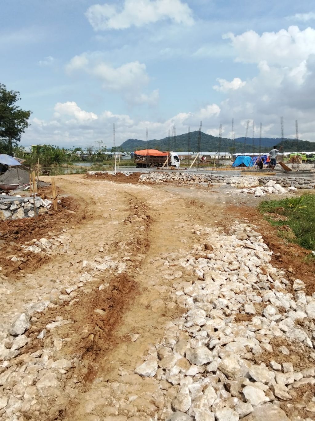 foto posisi tengah perumahan PADAELO REGENCY 2