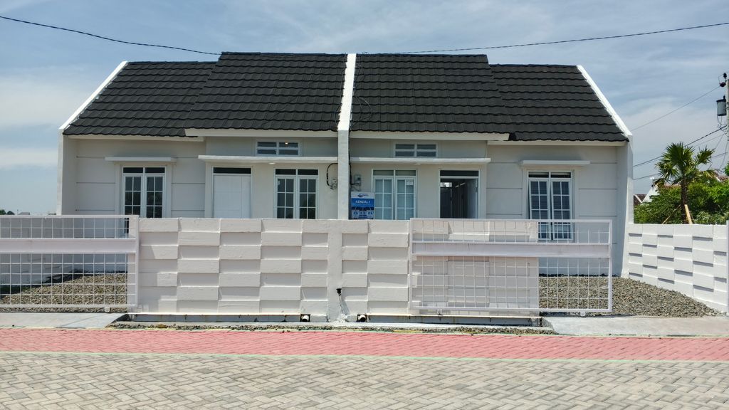 foto contoh rumah perumahan RUMAH NINGRAT KENDAL 2