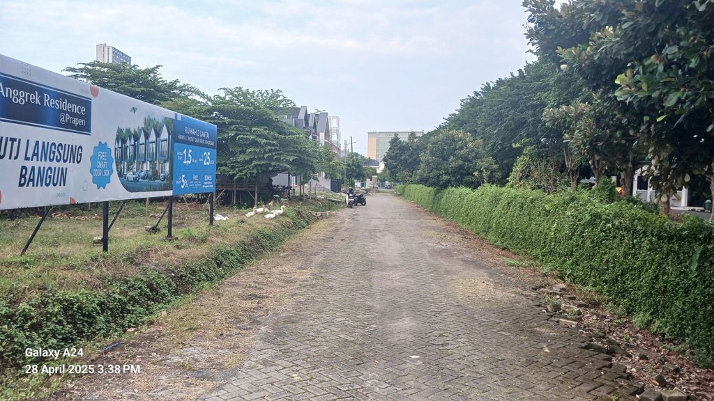 foto posisi tengah perumahan Anggrek Residence @Prapen