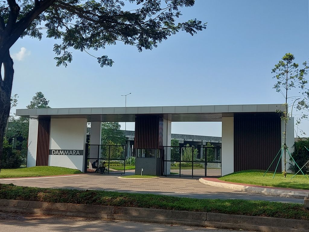 foto gerbang perumahan CLUSTER DAMMARA GRAHA RAYA