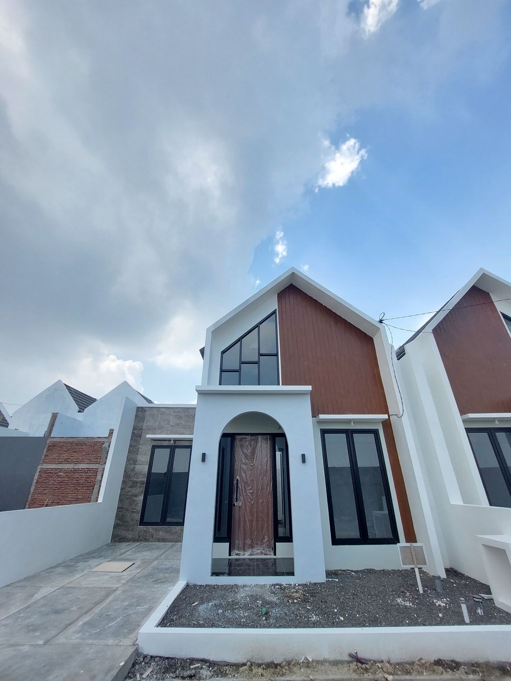 foto tampak rumah tipe GH-17 40/81 perumahan THE PERMATA VILLAS 2