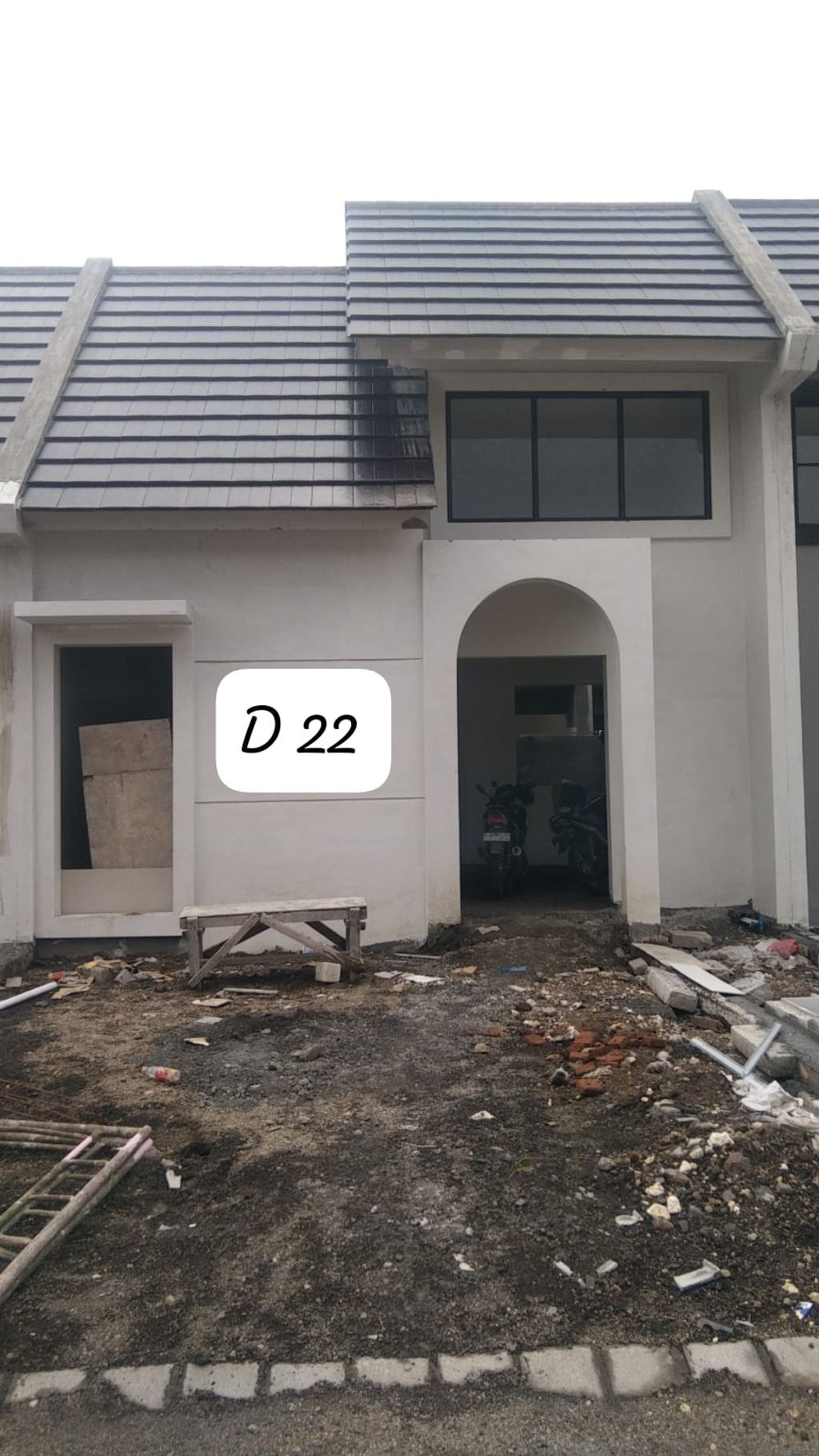 foto tampak rumah tipe Blok D-22 Fulton Cluster Kensington perumahan The Anvaya Juanda