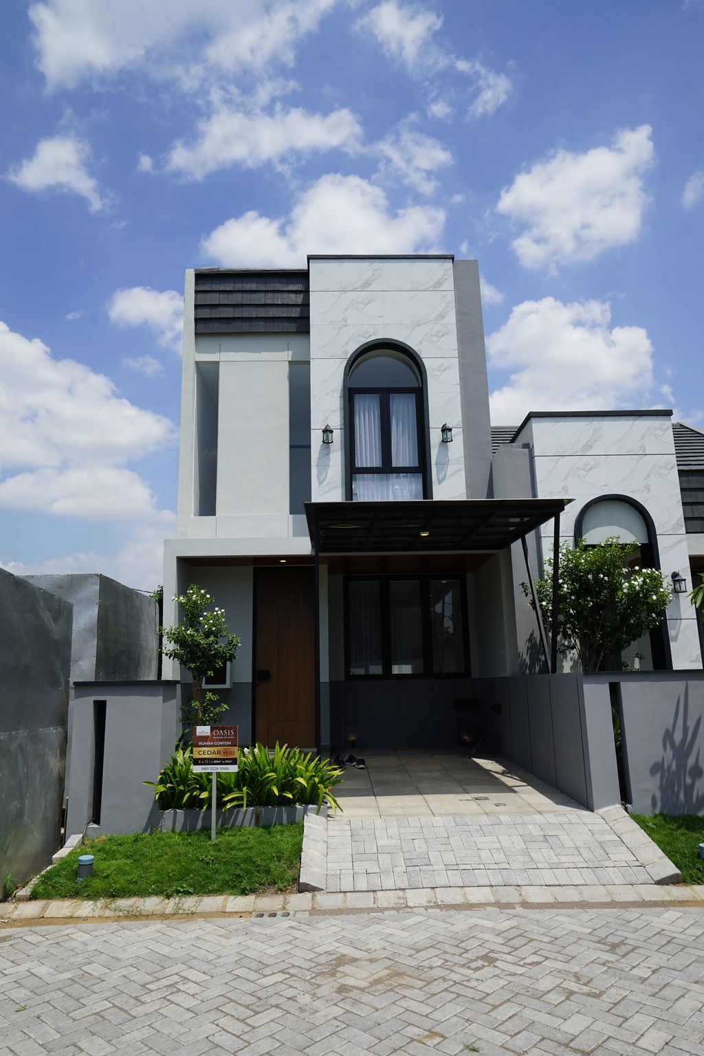 foto tampak rumah tipe OASIS CEDAR perumahan Forest Cerme Tahap 2