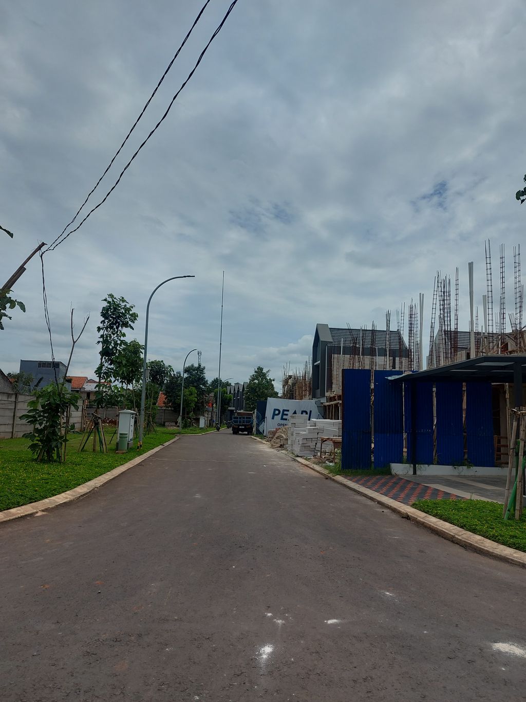 foto posisi tengah perumahan GR 33A EXT GRAHA RAYA
