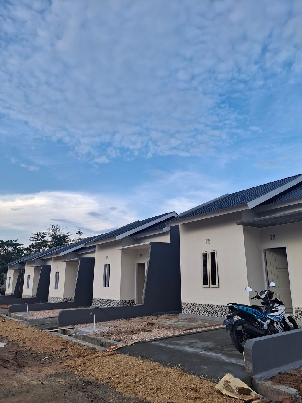 foto posisi tengah perumahan PERUMAHAN NUR EMPAT TAHAP VI