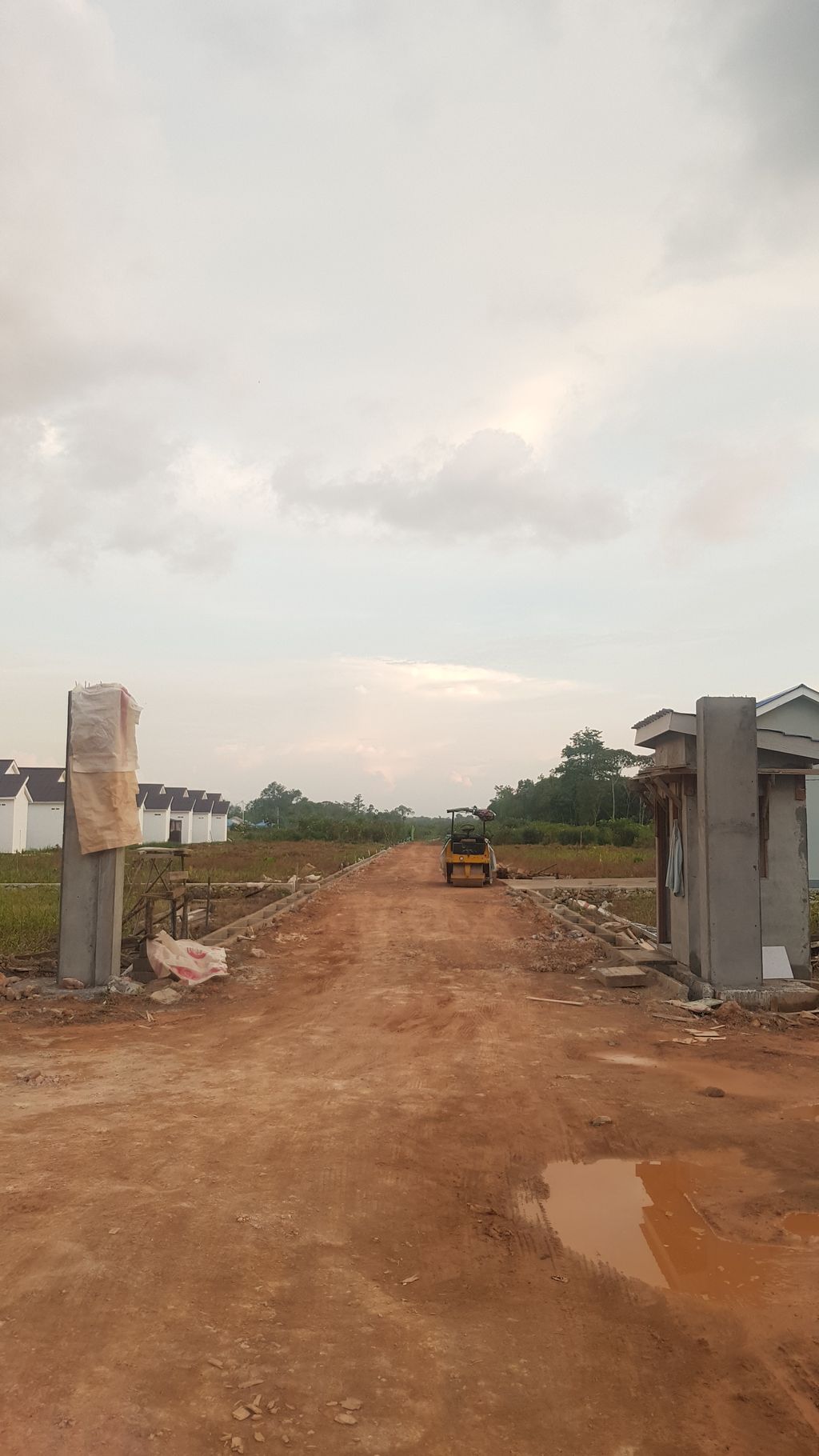 foto posisi tengah perumahan GRAND ANDIKA 17