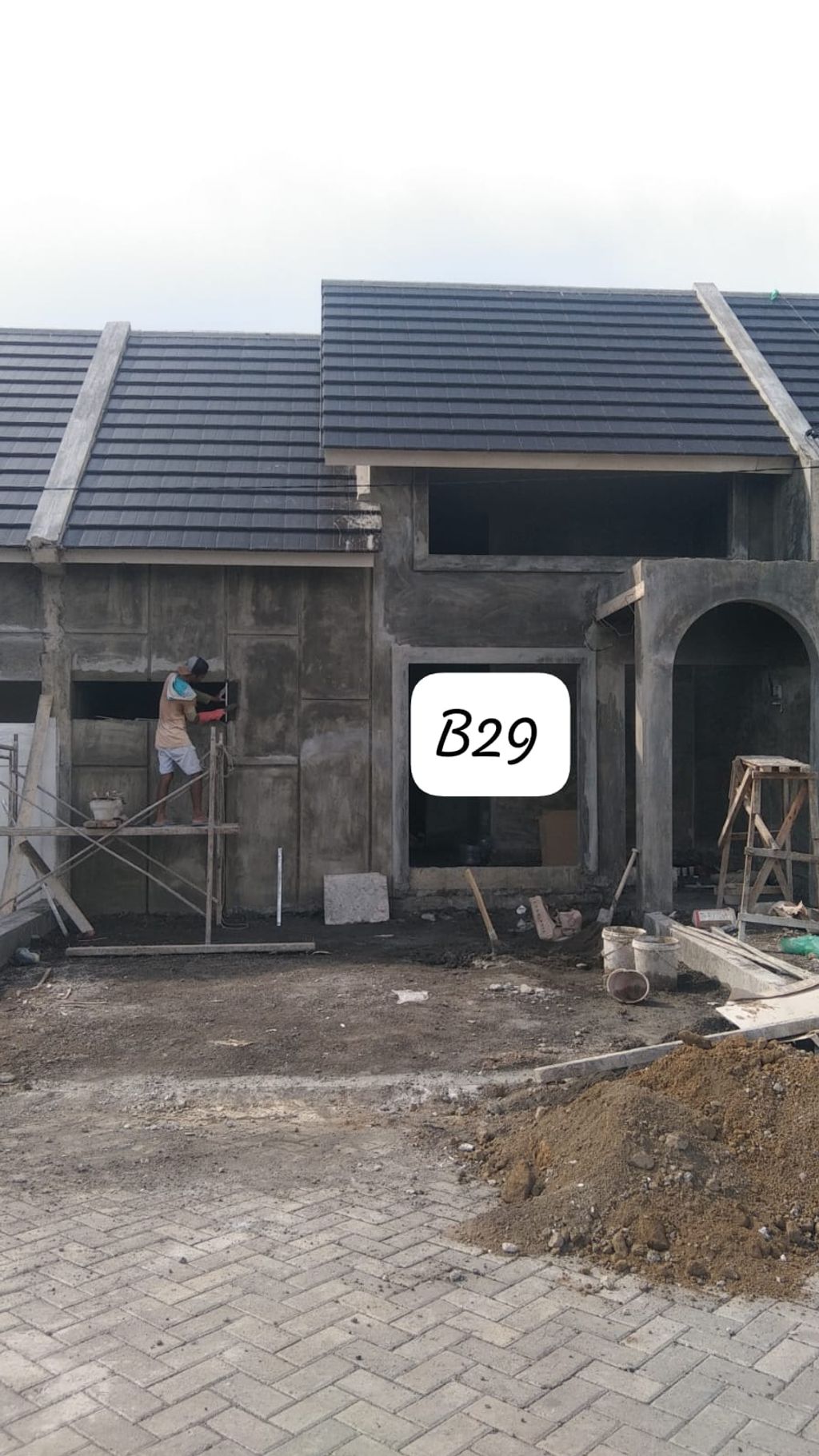 foto tampak rumah tipe Blok B-29 Galan Cluster Kensington perumahan The Anvaya Juanda