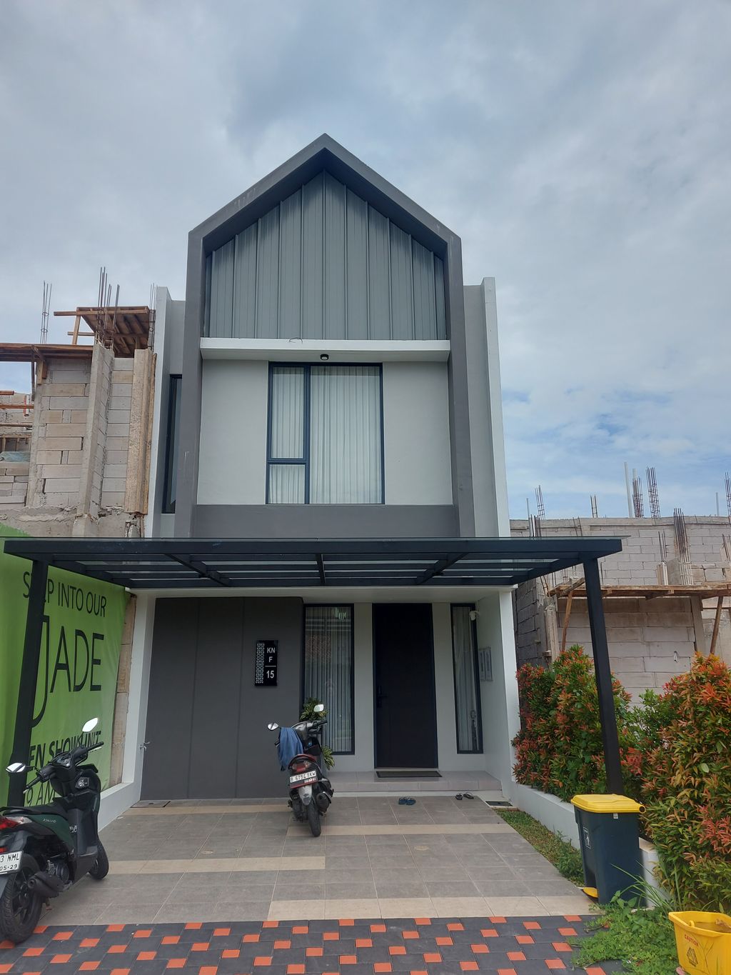foto tampak rumah tipe JADE perumahan GR 33A EXT GRAHA RAYA