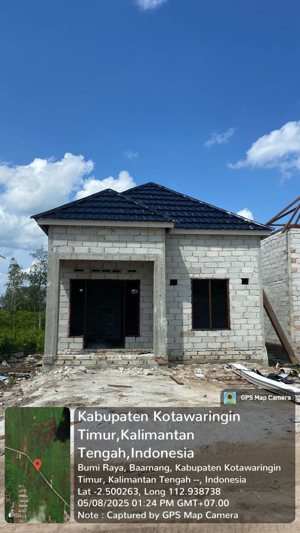 foto contoh rumah perumahan REFRY HERMAN RESIDENCE