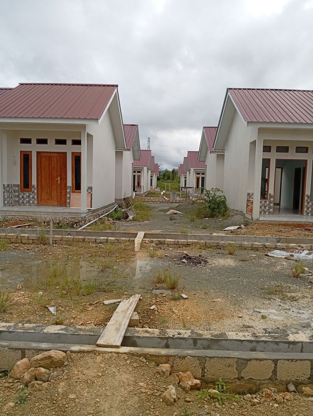 foto gerbang perumahan SINAR HOLTEKAM