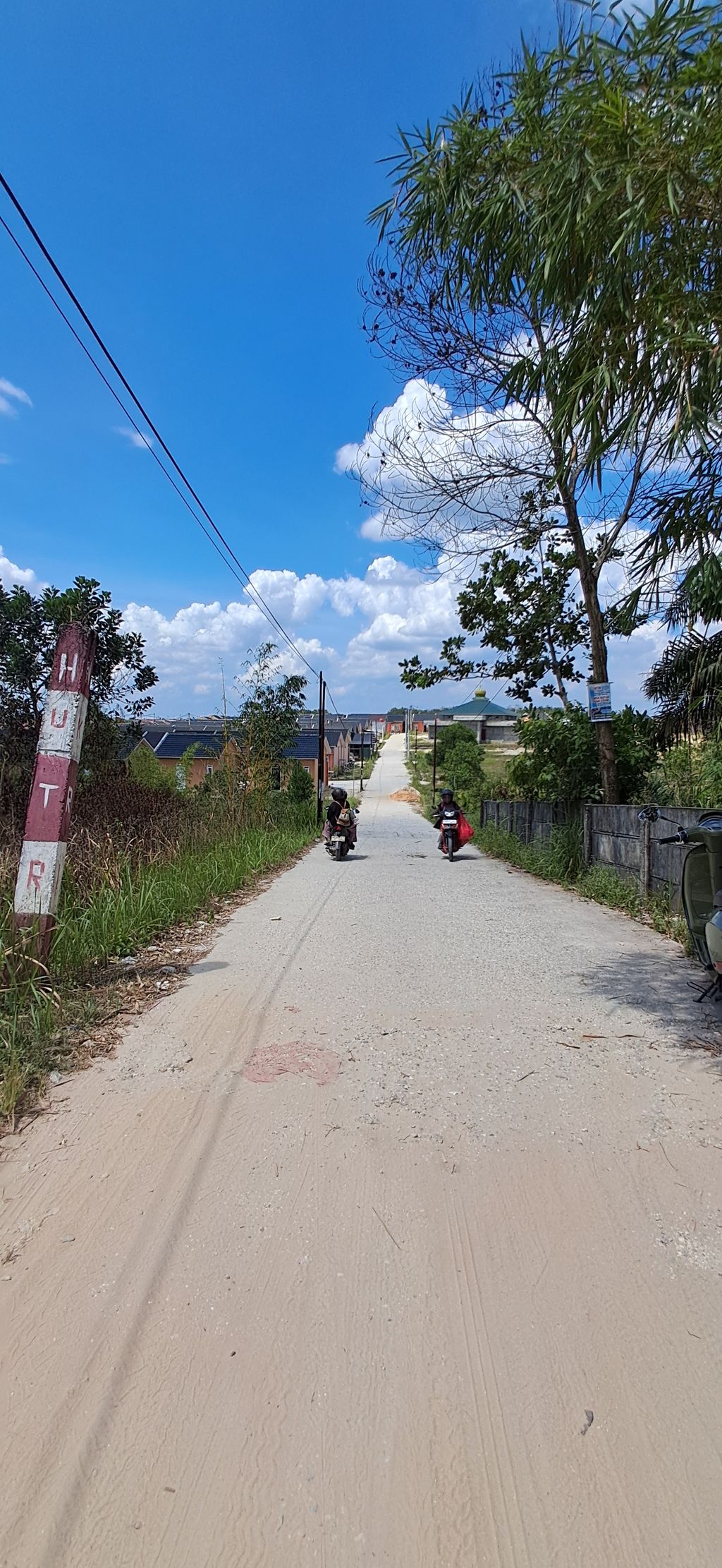 foto gerbang perumahan AZZAHRA 5