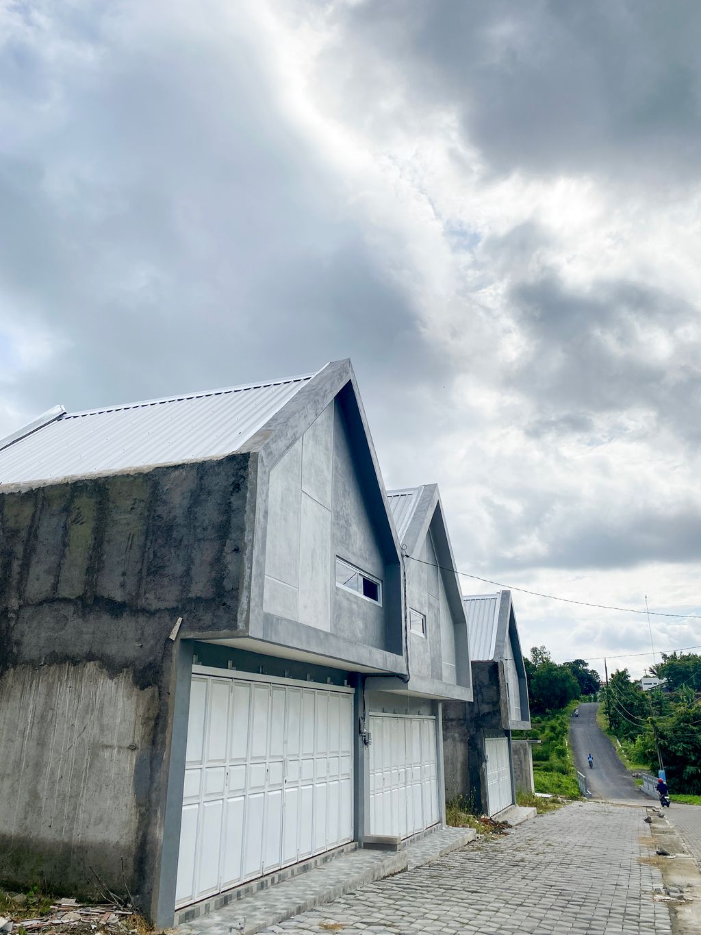 foto tampak rumah tipe Ruko perumahan Taman Harmoni