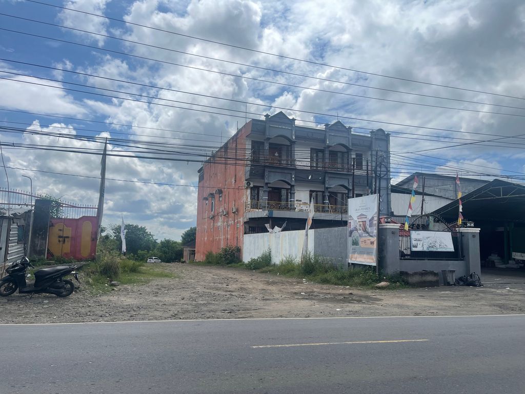 foto gerbang perumahan Graha Permata