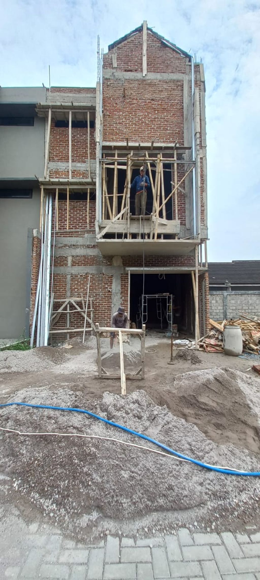 foto tampak rumah tipe 90 (B23) perumahan Kopo Harmonis Townhouse