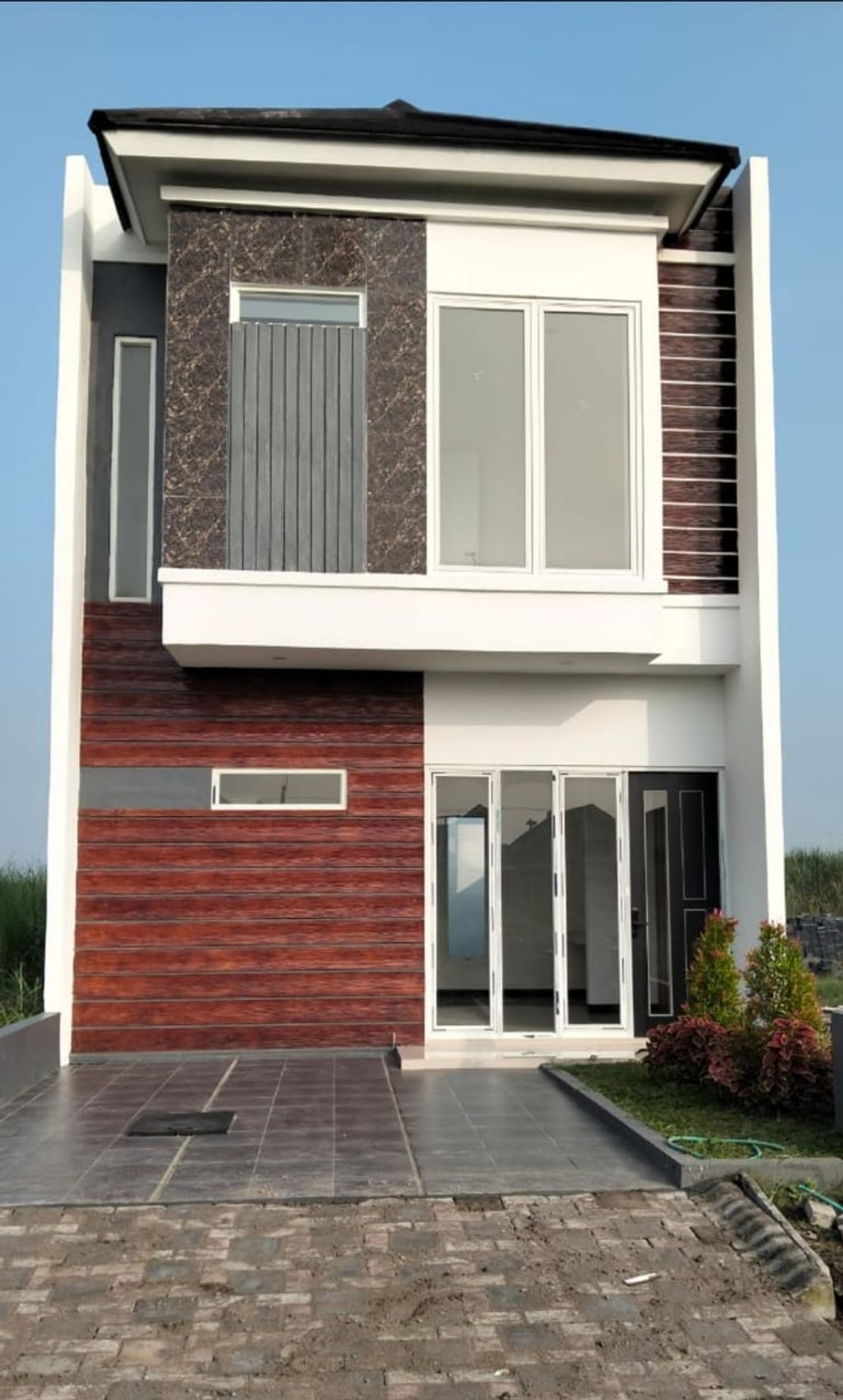 foto tampak rumah tipe 54 / 72 perumahan SENTOSA BUDURAN RESIDENCE