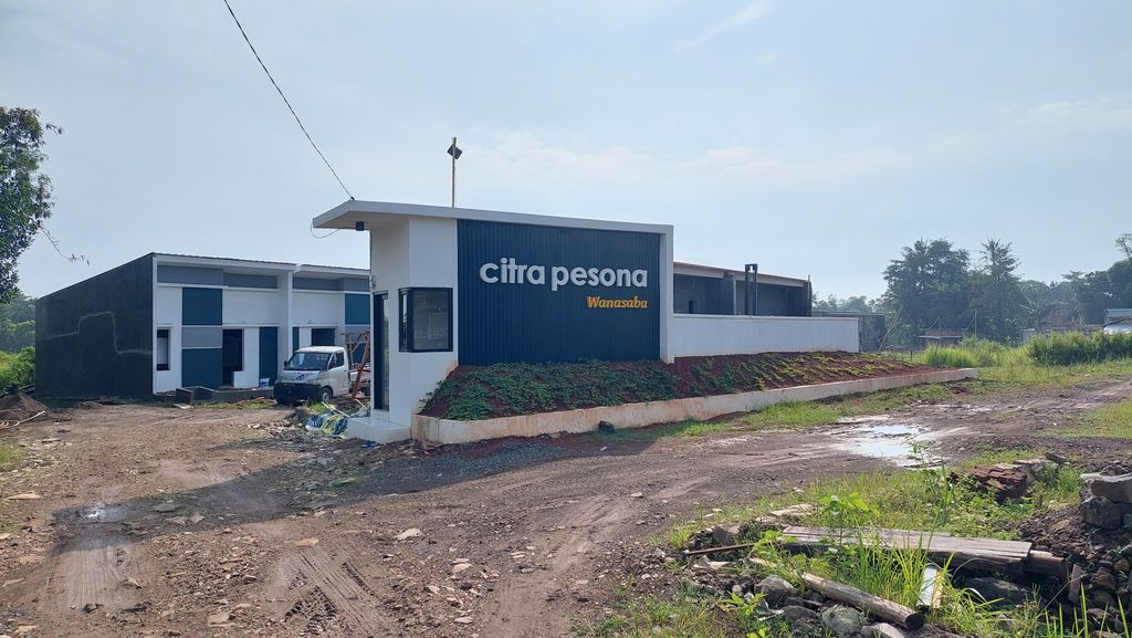foto gerbang perumahan Citra Pesona Wanasaba