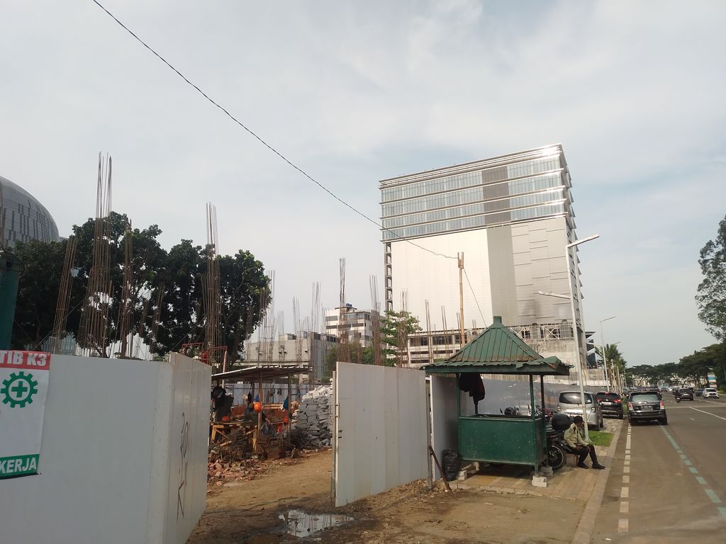 foto gerbang perumahan RUKO QUANTUM