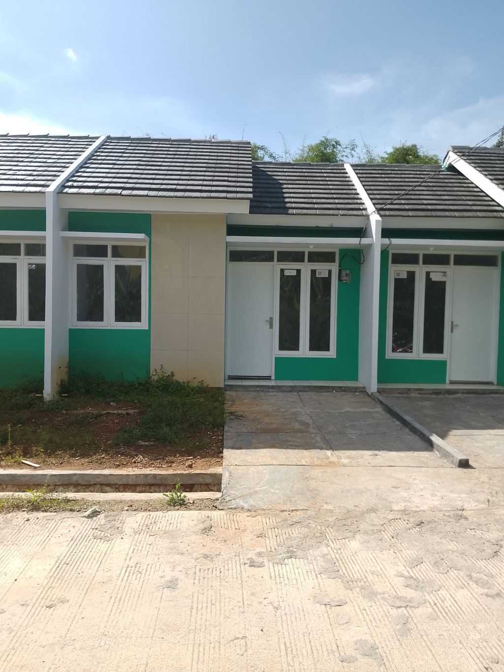 foto tampak rumah tipe 22/90 L-1 perumahan Villa Gading Royal 5