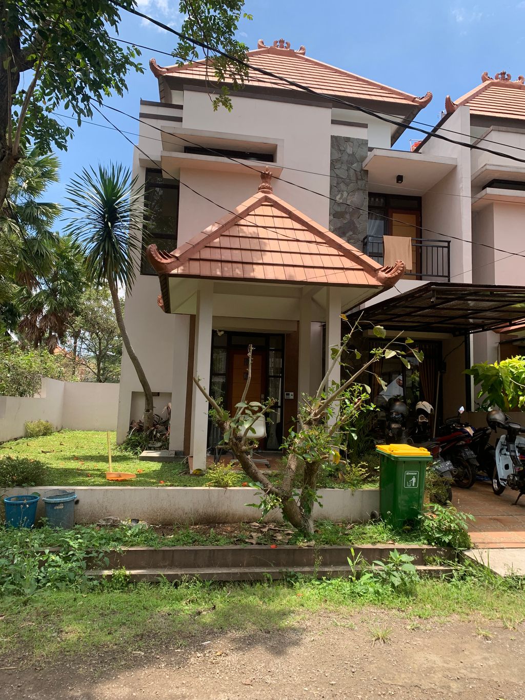 foto tampak rumah tipe 83/130 perumahan The Billabong Soeta Residence