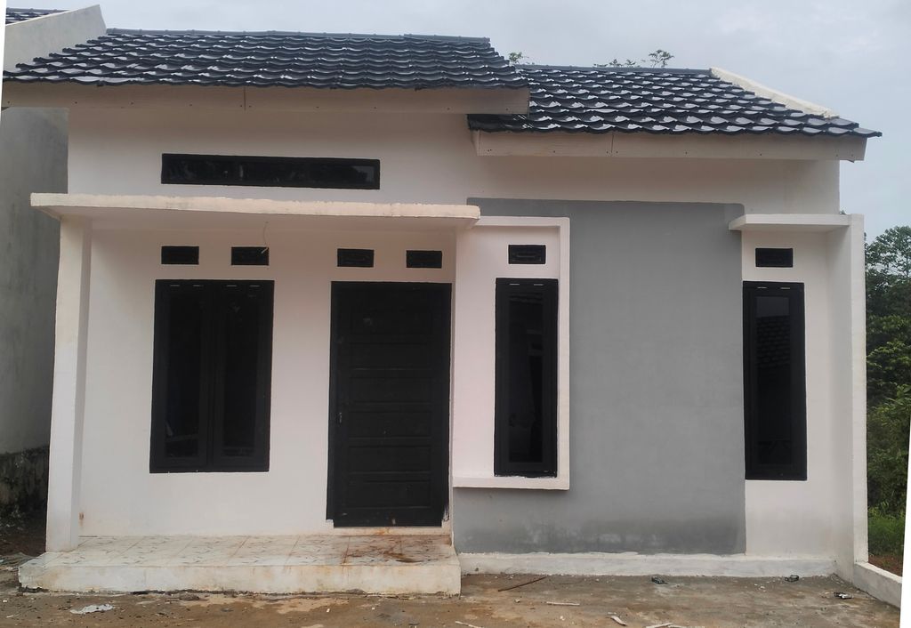 foto tampak rumah tipe 36 perumahan PESONA KARANG SARI