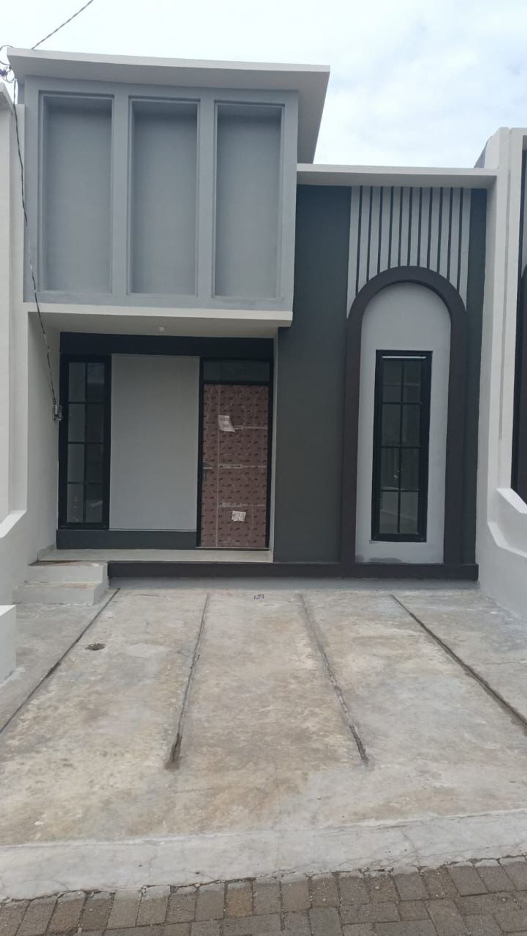 foto tampak rumah tipe 30 1 Lantai Kontur 1m (327) perumahan G-Land Padalarang Valley