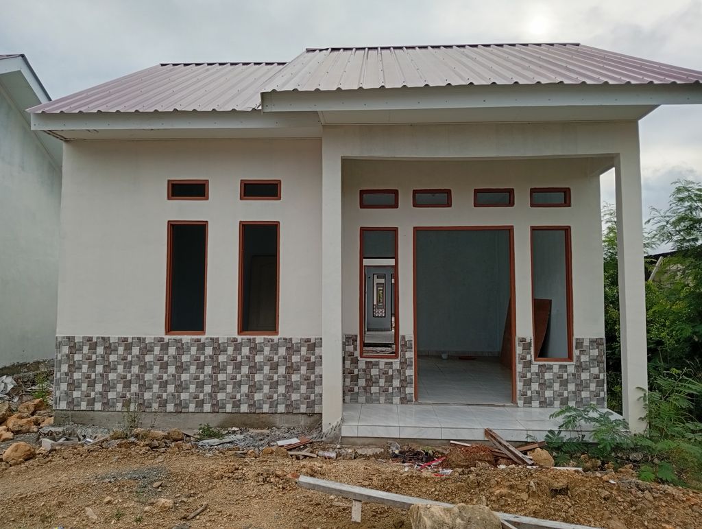 foto tampak rumah tipe 36 perumahan SINAR HOLTEKAM