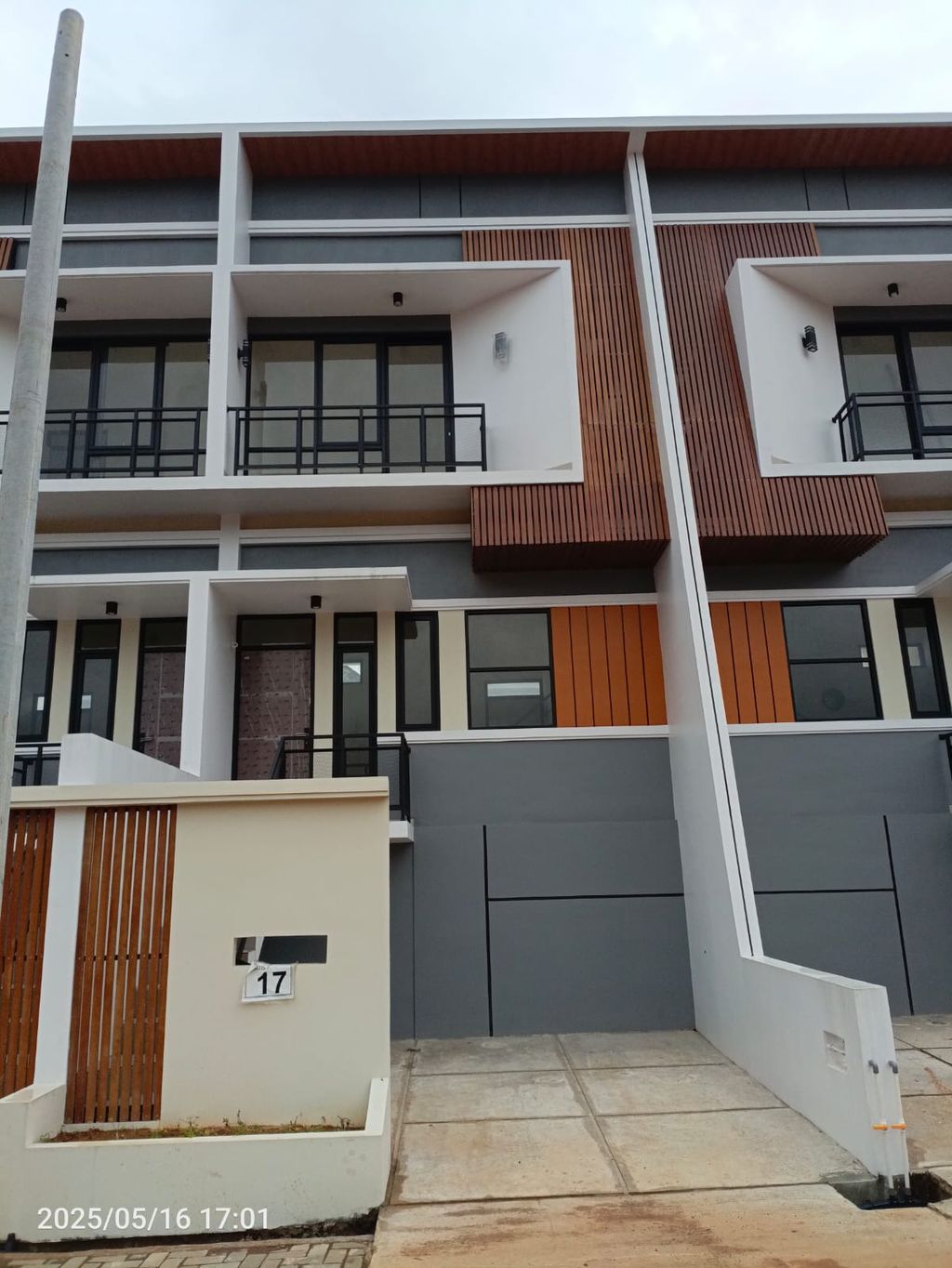foto tampak rumah tipe 50 Compact (3 kamar) (404) perumahan Bukit Sukanagara Resort