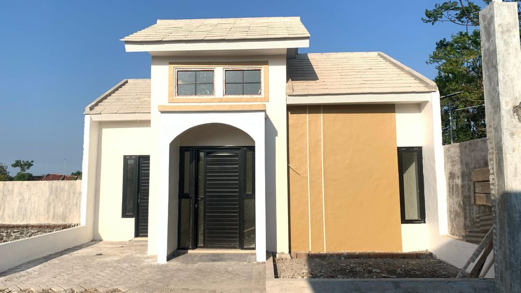foto tampak rumah tipe DL KOMERSIL perumahan DIAMOND LAND