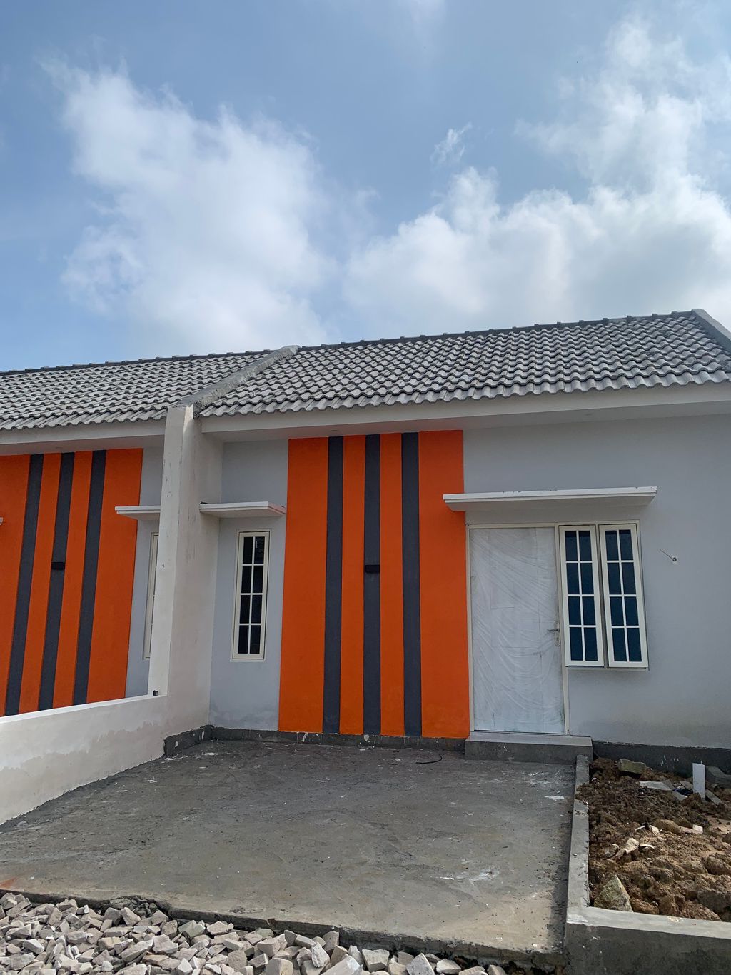 foto tampak rumah tipe 30/66 perumahan SUNRISE (Sanur Residence)