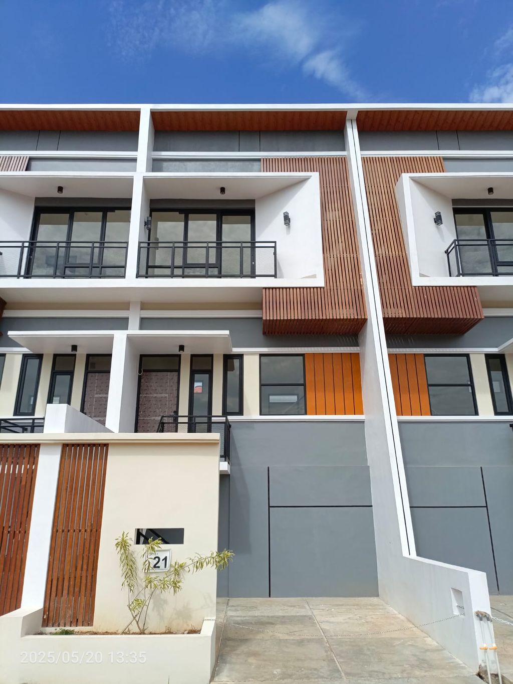 foto tampak rumah tipe 50 Compact (3 kamar) (419) perumahan Bukit Sukanagara Resort