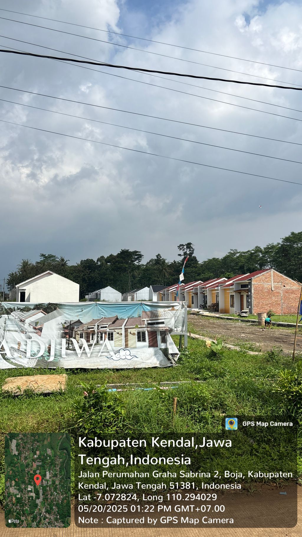 foto gerbang perumahan Singgasana Djiwa